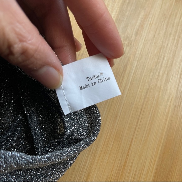 Metallic Silver/Black Turban - Picture 5 of 6